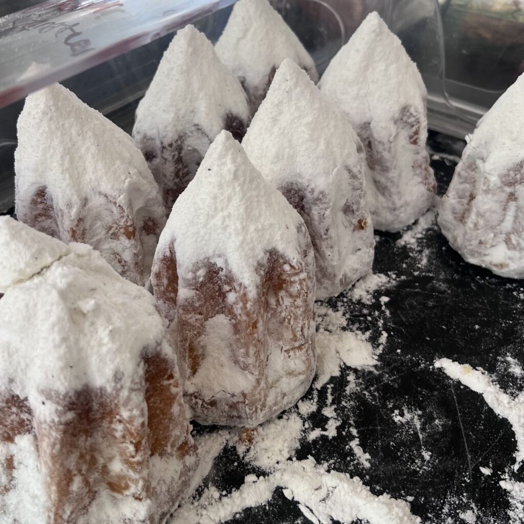 onion pandoro montblanc
