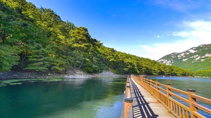 pocheon sanjeong lake